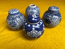 4 x hübsche blau-weiße